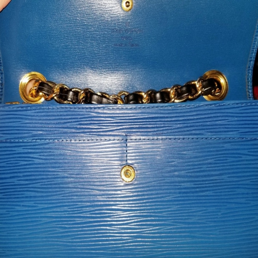 LOUIS VUITTON Credit Blue Bifold Epi Sarah Wallet - Picture 7 of 12